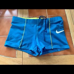 Nike short size M like new!